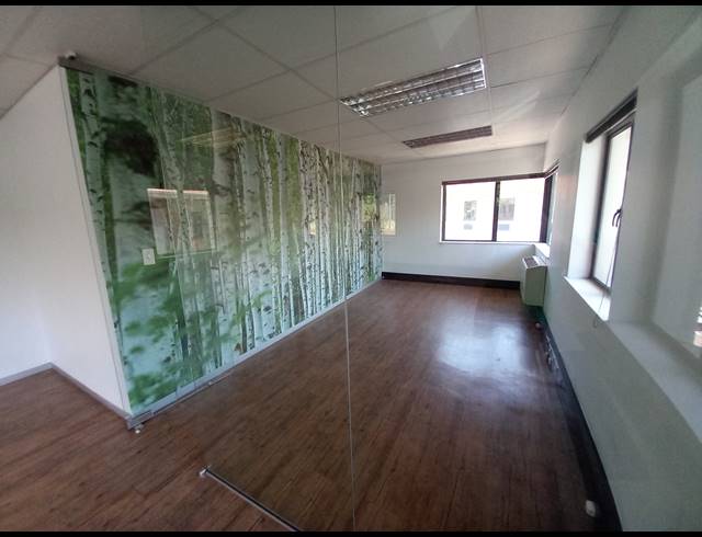 209M² OFFICE TO LET IN BRYANSTON